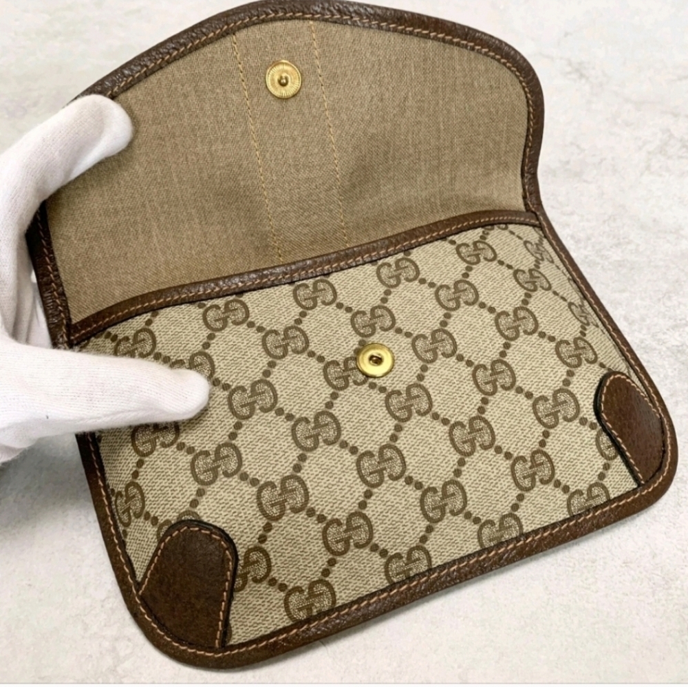 Rare Hard To Find Vintage Gucci Beige Monogram Sheri Lane Pouch Red Green Accent - Picture 3 of 3